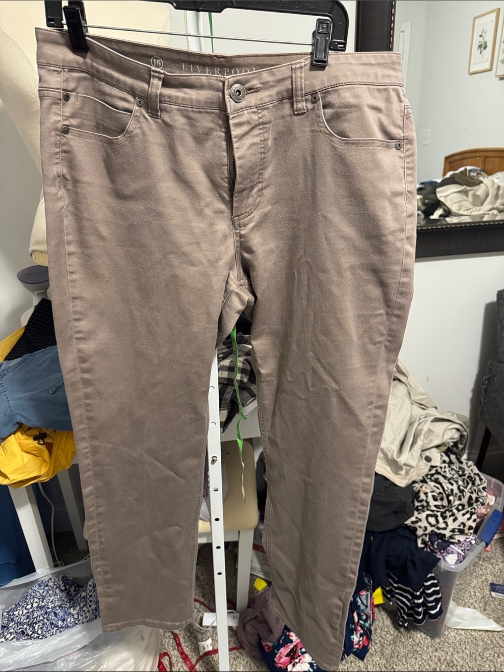 Liverpool Women's Straight-Leg Jeans in Taupe